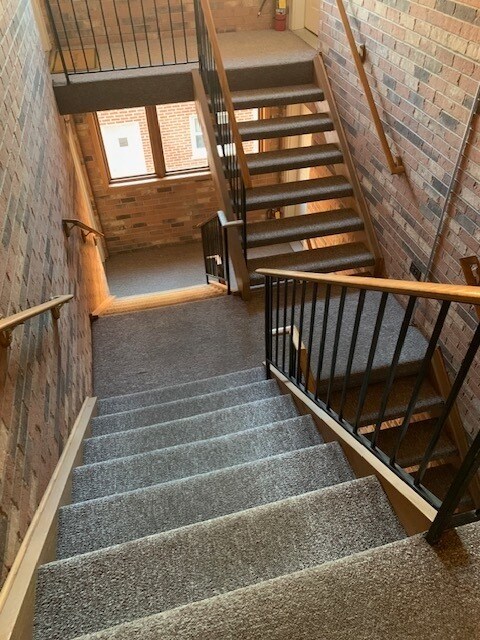 Building Photo - 10541 Parkside Ave