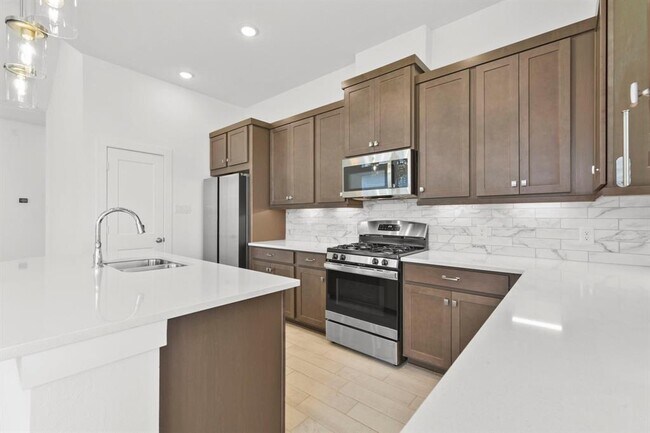 Building Photo - 21118 Garden Palm Dr