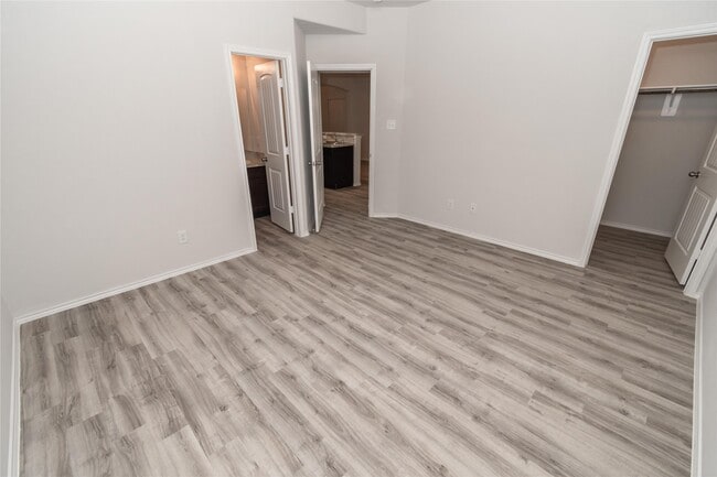 Building Photo - 2765 Madison Ct