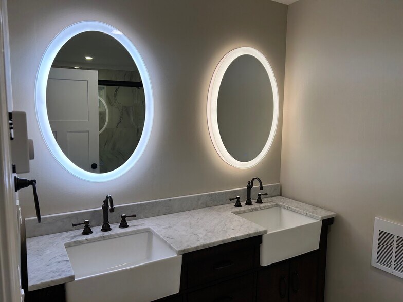 Building Photo - 393 Pleasant Valley Rd