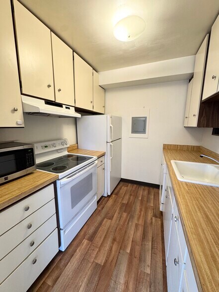 Building Photo - 1221 Minor Ave