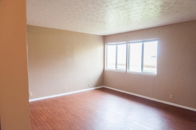 Building Photo - Countryside Villas Apartments