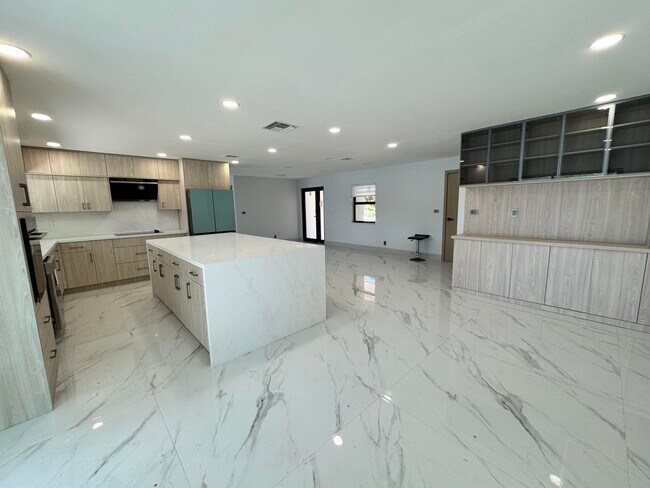 Building Photo - 10225 SW 53rd St
