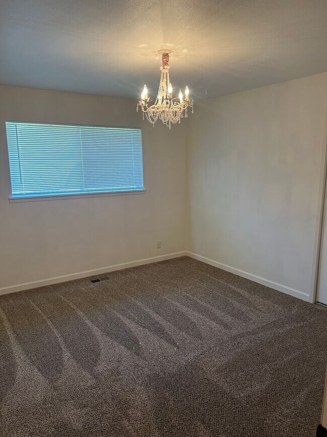 Building Photo - pd01 - Parkdale Estates Inc