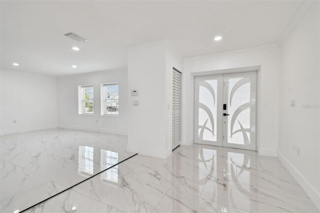 Building Photo - 8708 Thornwood Ln