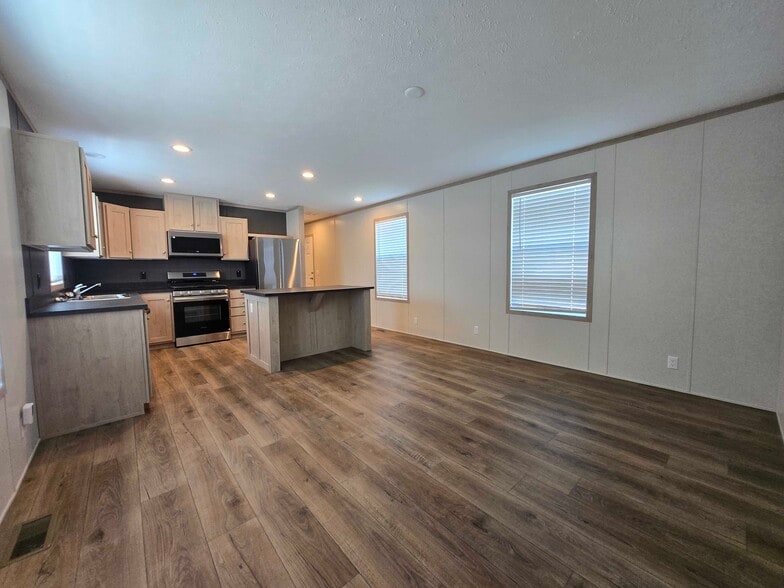 Building Photo - 52705 Van Buren Dr