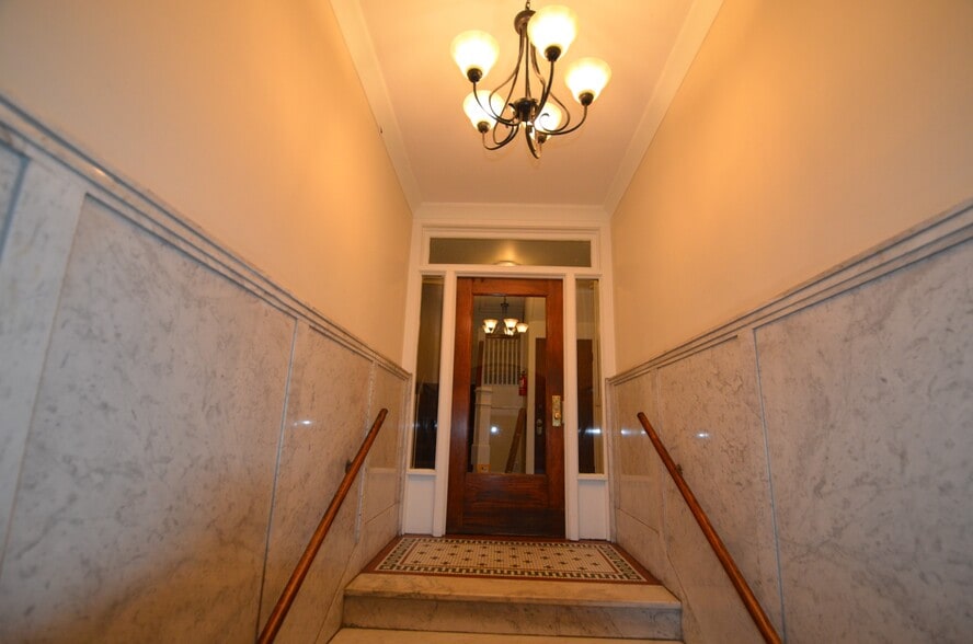 Marble Entrance - 1247 Granville W Ave