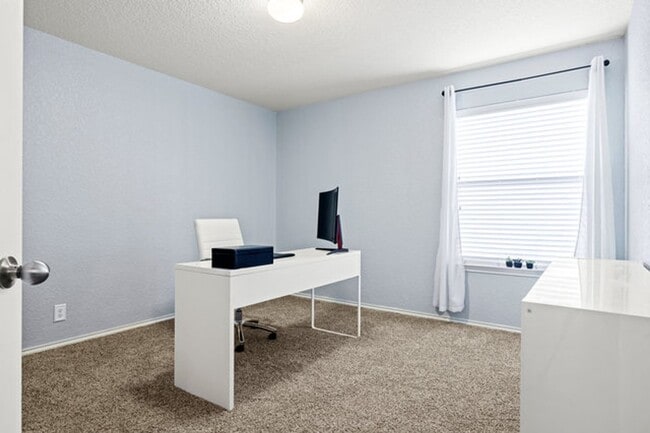 Building Photo - Single story home with study located in Miramar.
