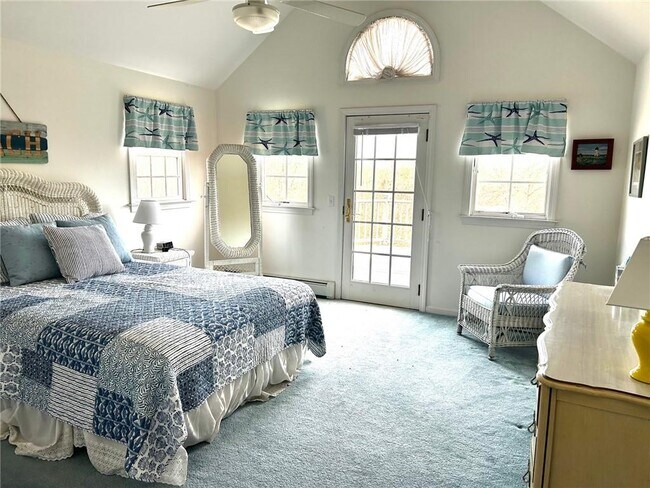 Building Photo - 123 Border Ave