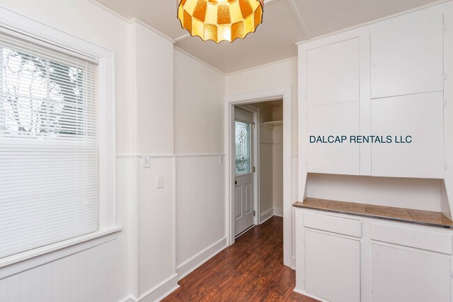 Building Photo - Firestone Park Home Available