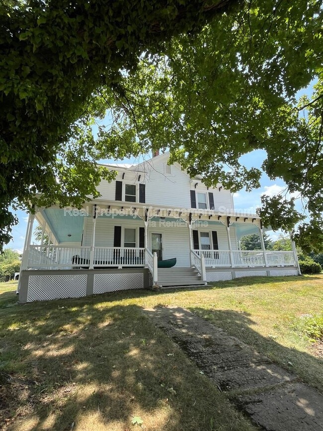 Building Photo - 11 Shady Ln