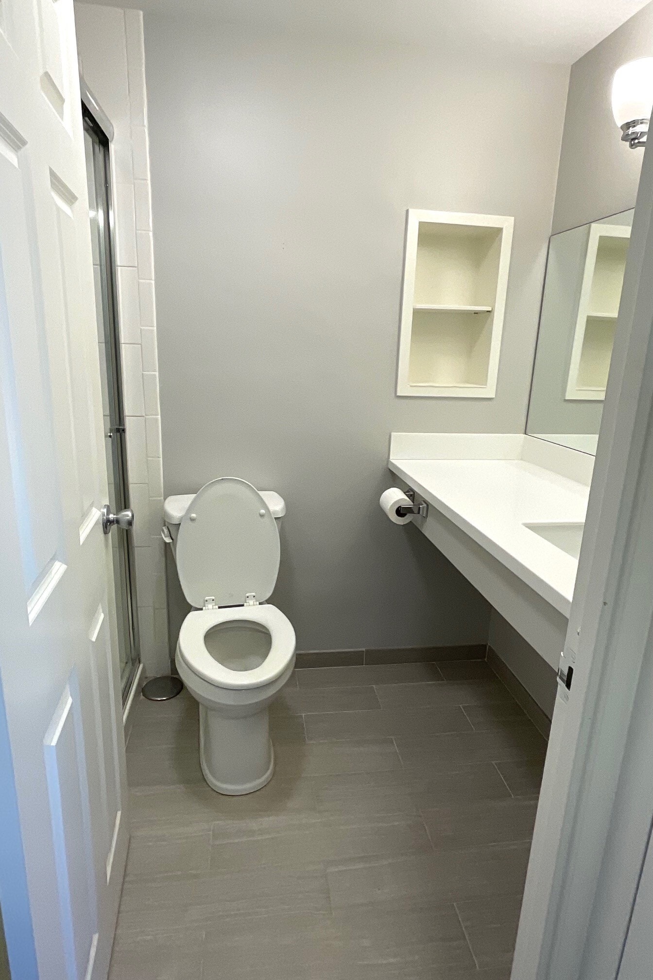 Second Bathroom - 333 W Meyer Blvd