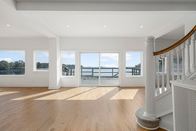 Building Photo - 20 Shore Rd