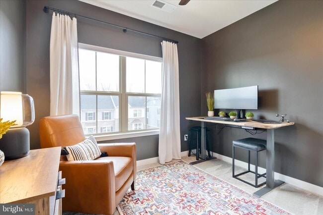 Building Photo - 5924 Pecking Stone St