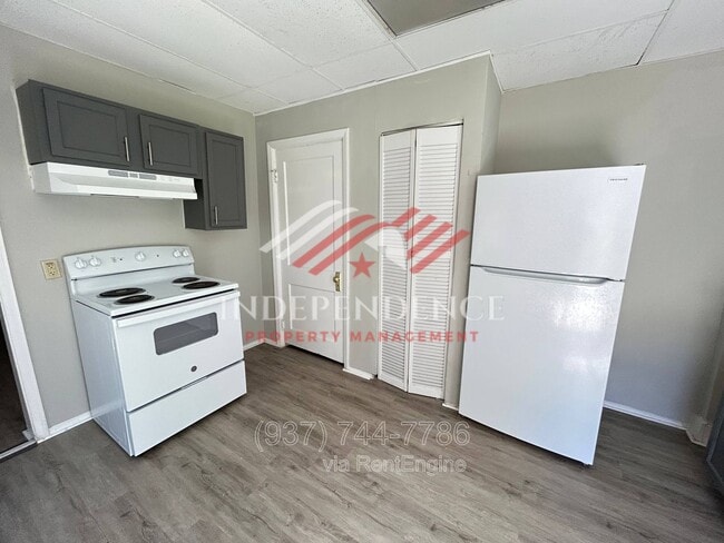 Building Photo - 2212 Calumet St