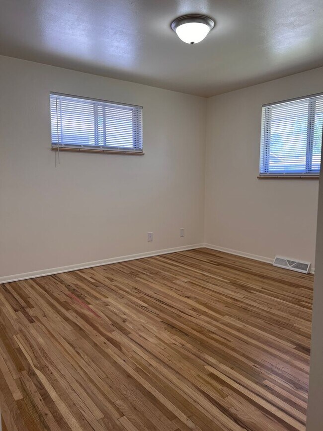 Building Photo - 4 bed 2 bath Arvada Home