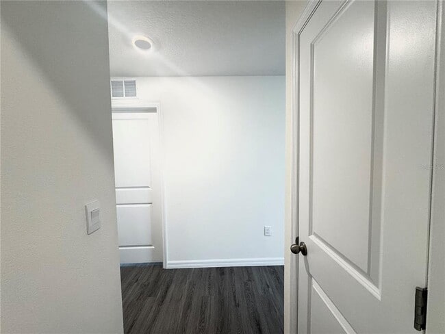 Building Photo - 36015 Sunflower Hl Dr