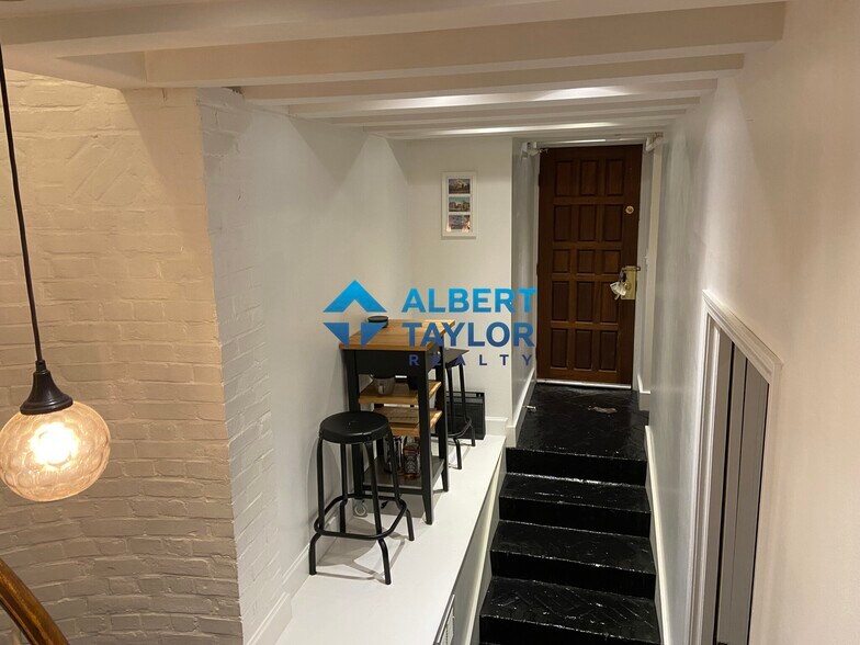 Building Photo - 117 Beacon St