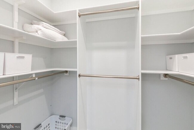 Building Photo - 255 S Pickett St