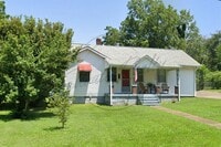 Building Photo - Charming 3-Bedroom Home with a Basement in...