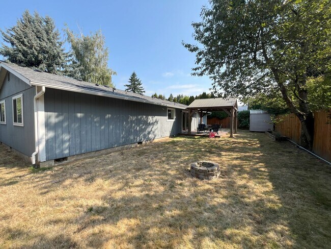 Building Photo - 11118 NE Fargo St