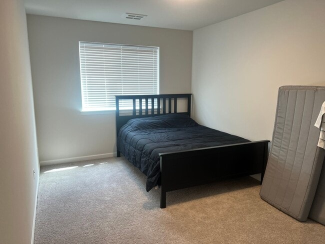 Building Photo - Beautiful Sunridge Townhome in Kent.