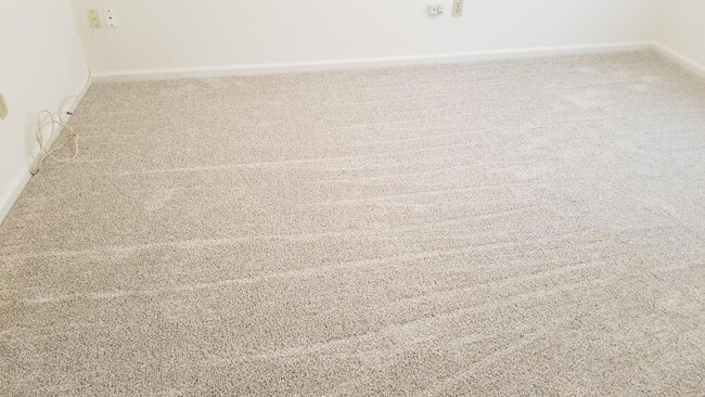 Building Photo - Available from May 15th.  2 Bedroom home with garage. Great Area and Location!