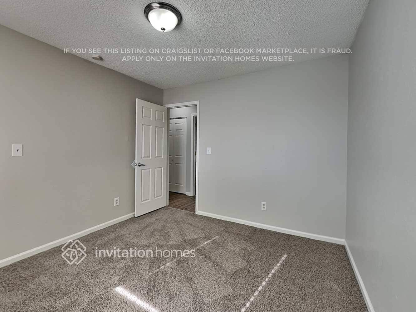 Building Photo - 3204 W 135th Ave