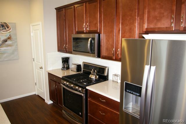 Building Photo - 2811 Summer Day Ave