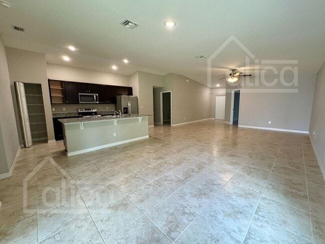Building Photo - 3271 Hale Ave
