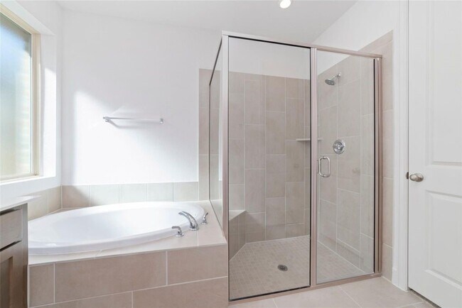 Building Photo - 1434 Girasol St