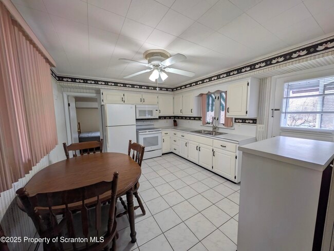 Building Photo - 810 Gino Merli Dr