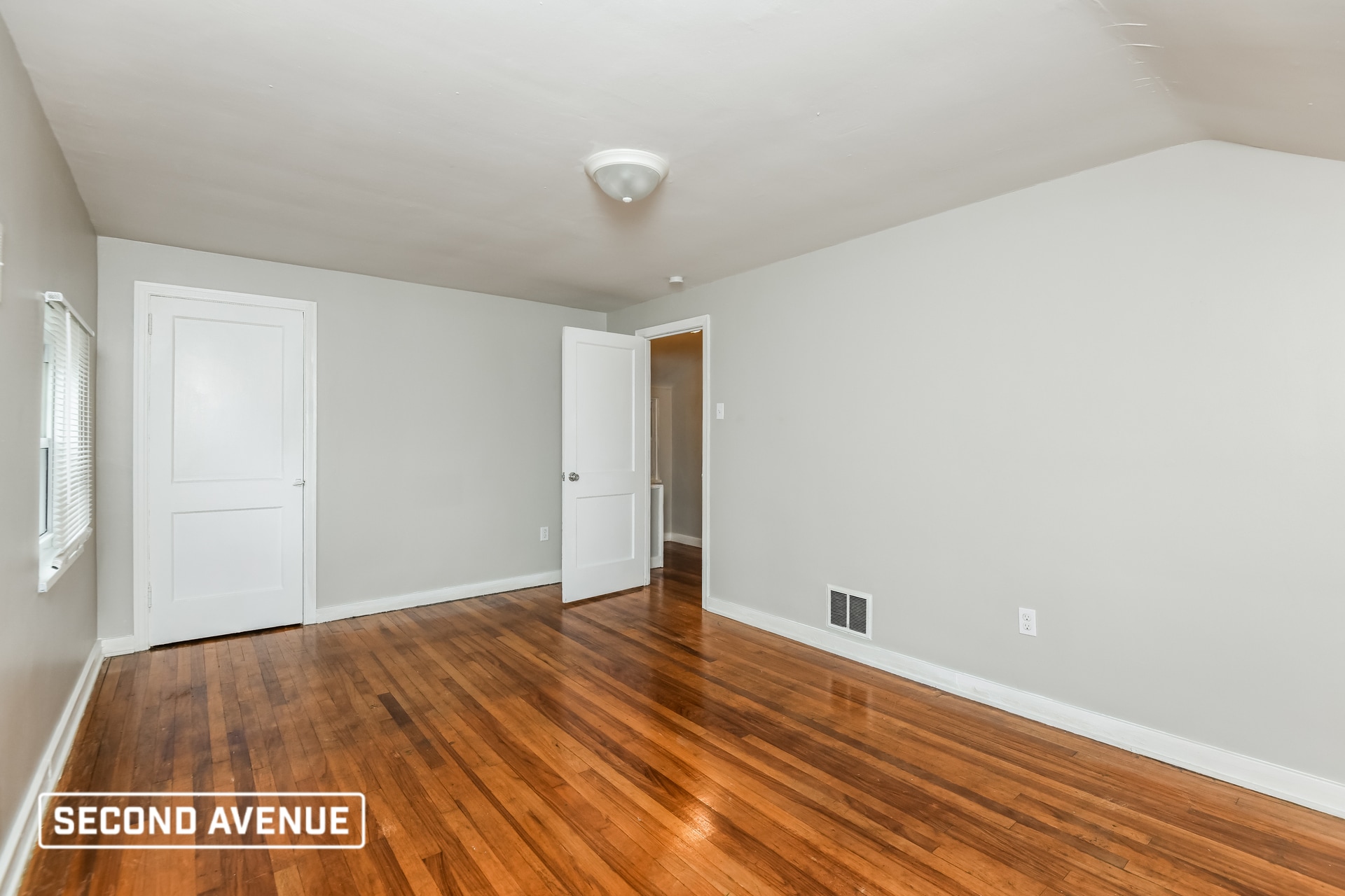 Building Photo - 43 Glenview Ave