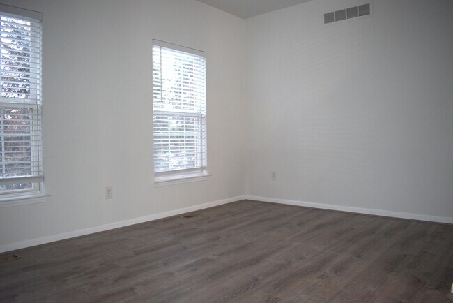 Building Photo - 44725 Ellery Ln