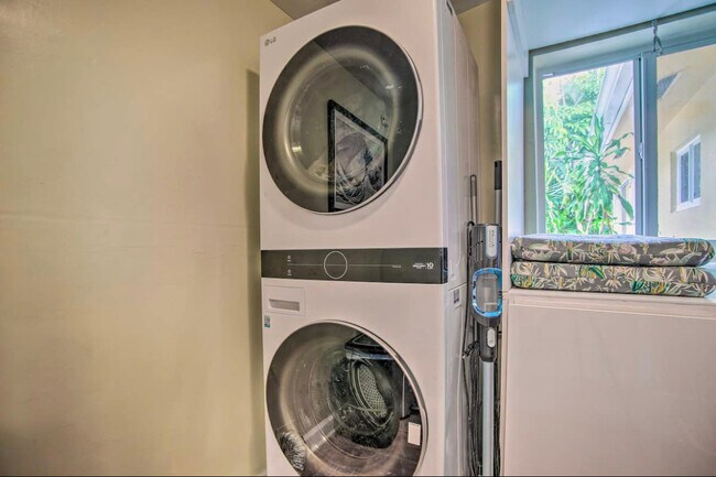 Building Photo - 2169 Imperial Point Dr