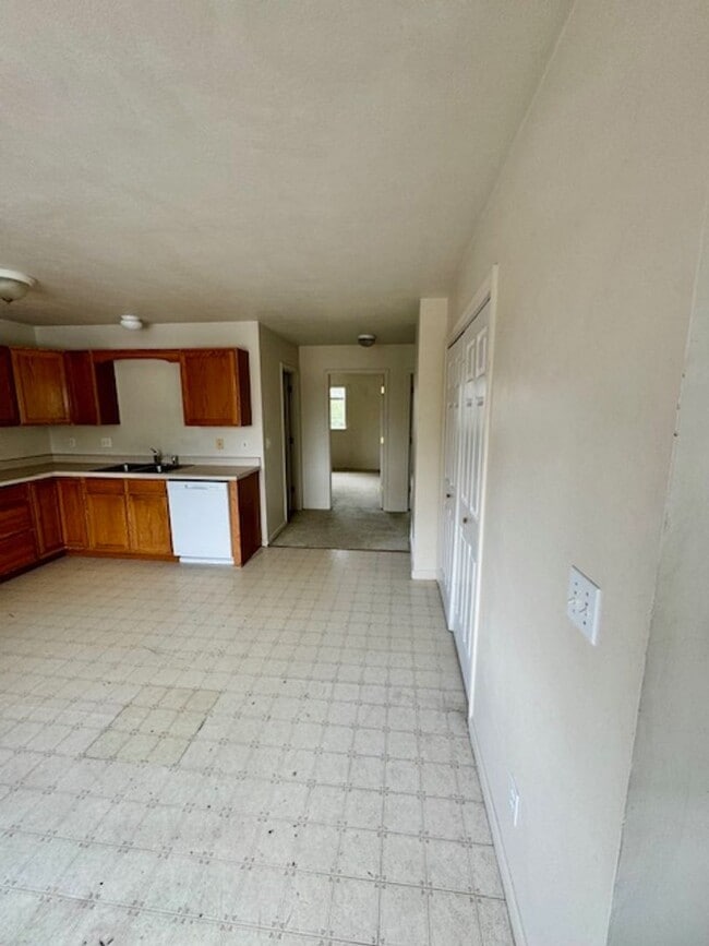 Building Photo - 3 Bedroom, 2 Bathroom 4-Plex