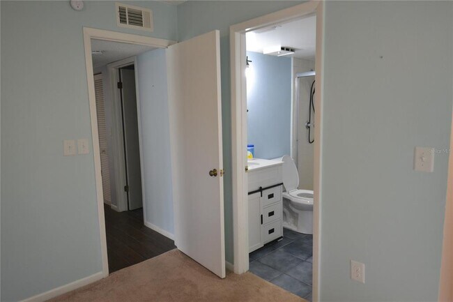 Building Photo - 3232 Lake Pine Way E