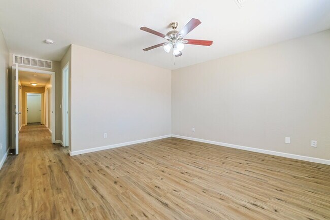 Building Photo - 10528 E Calypso Ave