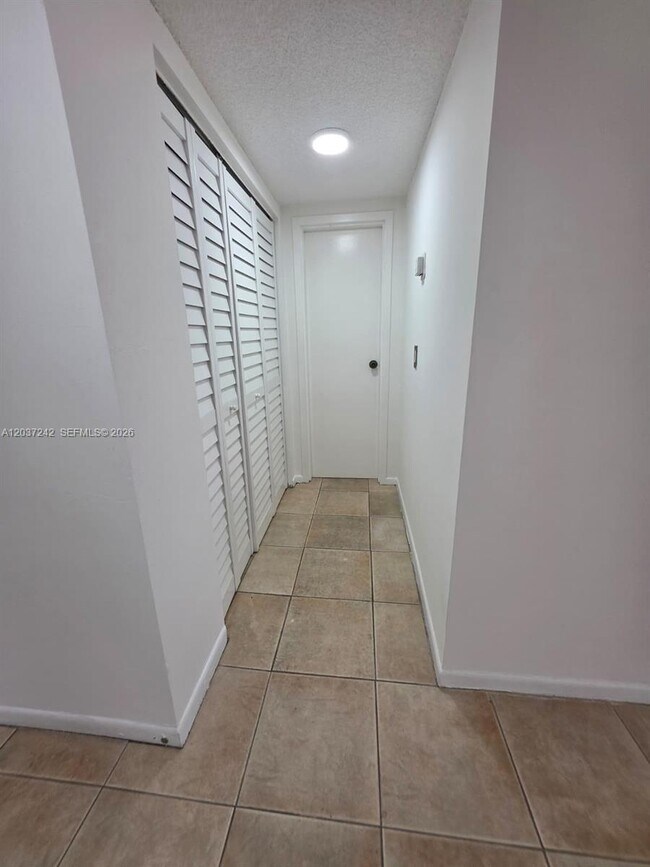 Building Photo - 13499 Biscayne Blvd