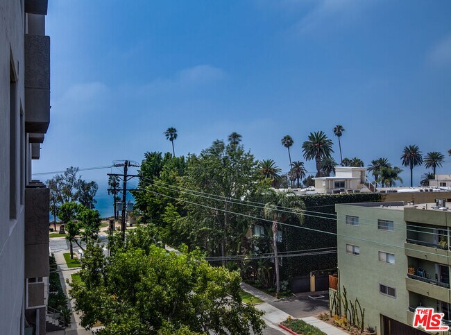 Building Photo - 124 Idaho Ave