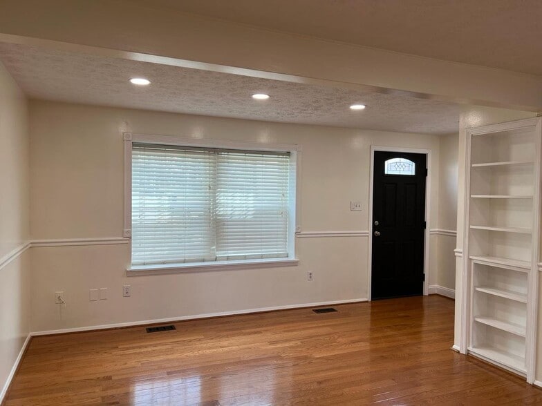 Building Photo - 3737 Keefer Ct