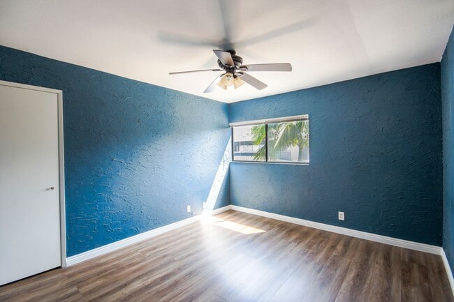 Building Photo - 7035 Lisa Ln