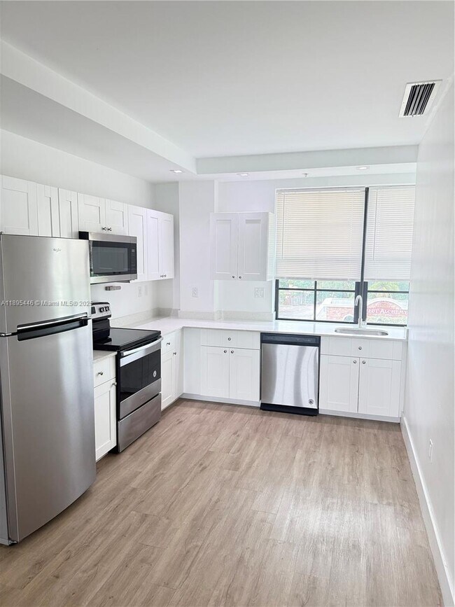 Building Photo - 4100 SW 64th Ave
