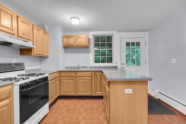 Building Photo - 49 Grandview Dr