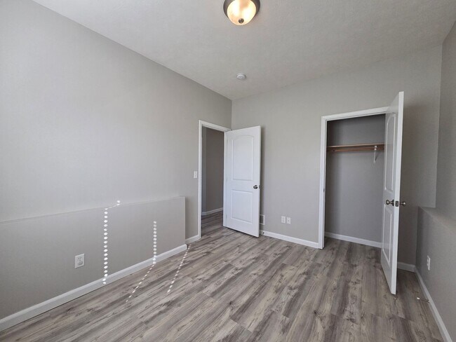 Building Photo - 376 Michaels Court