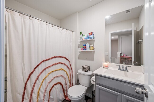 Building Photo - 25415 Rock Spur Trl