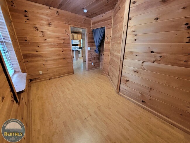 Building Photo - 647 Junaluska Rd