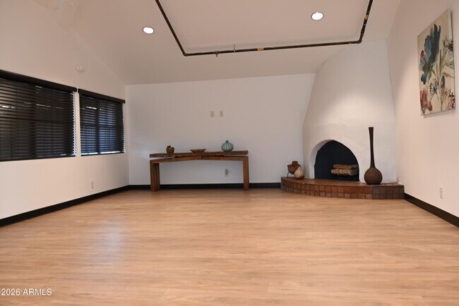 Building Photo - 8649 E Royal Palm Rd