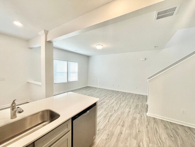 Building Photo - 118 Gaelic Dr