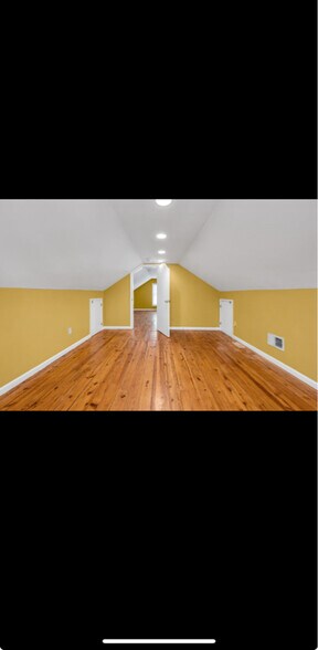 Building Photo - 1104 Liggett St